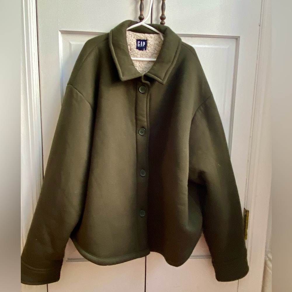 Gap Sherpa-Lined Shirt Jacket - size small petite